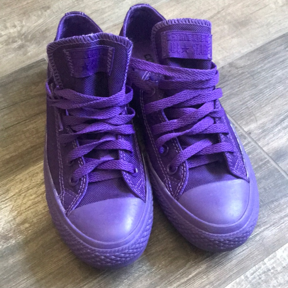 NWOT Purple Converse Chuck Taylor’s - Size 7